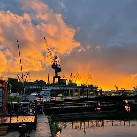 別荘 Widoki 1 The Unique Waterfront House *