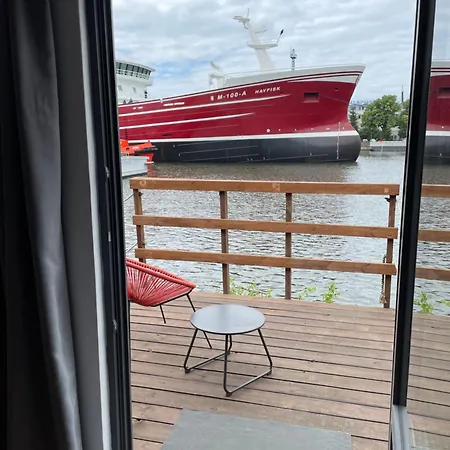 Дом отдыха Widoki 1 The Unique Waterfront House Гданьск