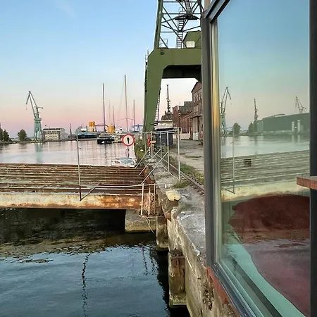 Widoki 1 The Unique Waterfront House *